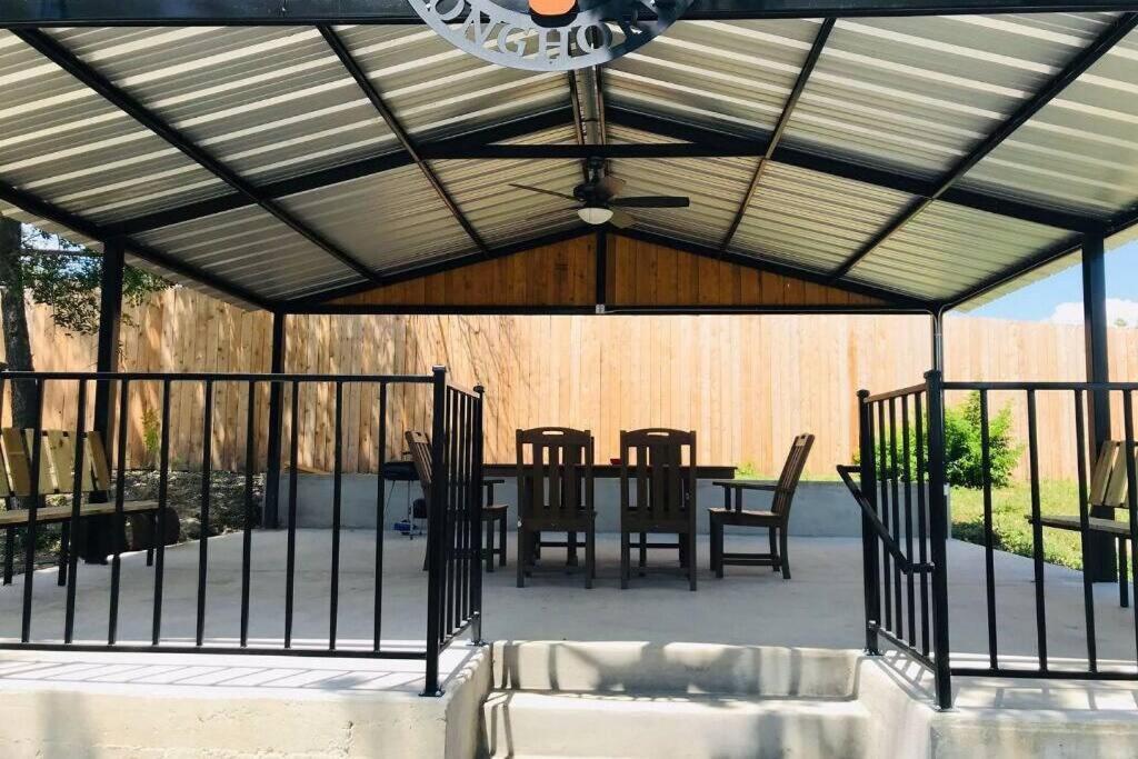 Cyc Eclectic Back House With Bbq Gazebo Villa San Antonio Bagian luar foto