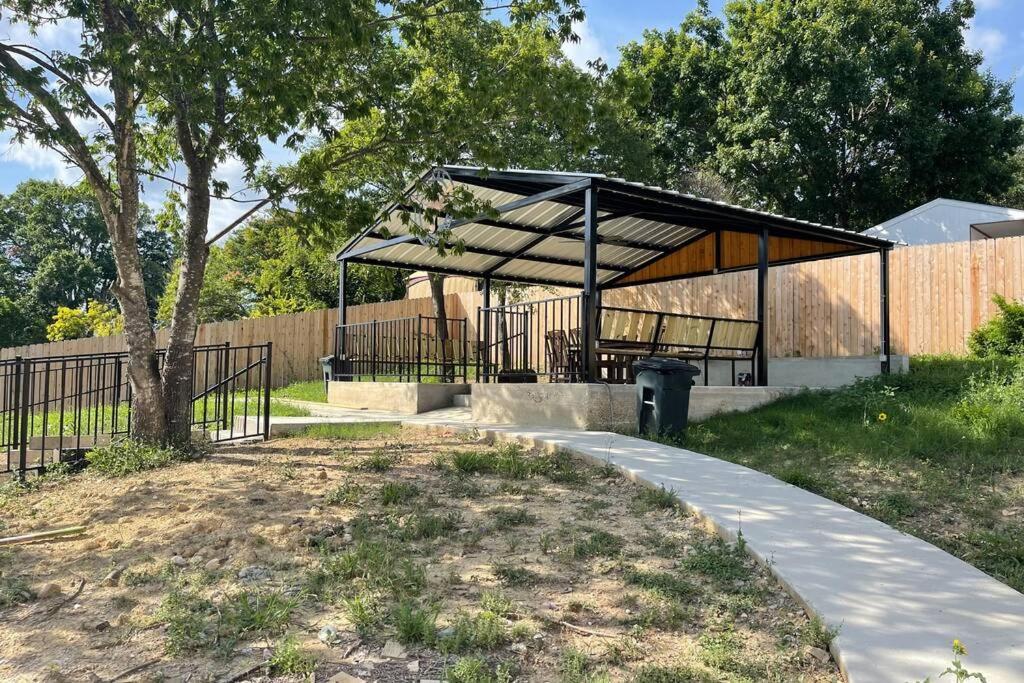 Cyc Eclectic Back House With Bbq Gazebo Villa San Antonio Bagian luar foto