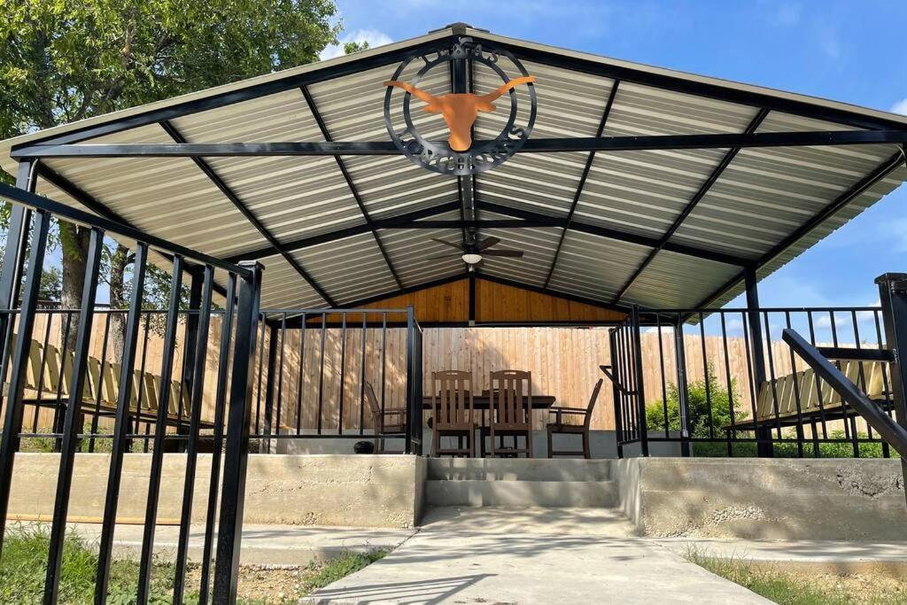 Cyc Eclectic Back House With Bbq Gazebo Villa San Antonio Bagian luar foto
