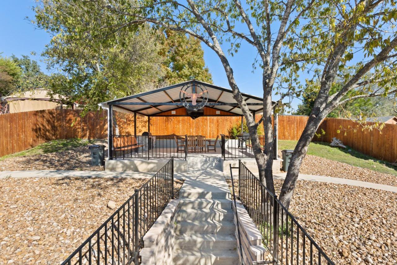 Cyc Eclectic Back House With Bbq Gazebo Villa San Antonio Bagian luar foto